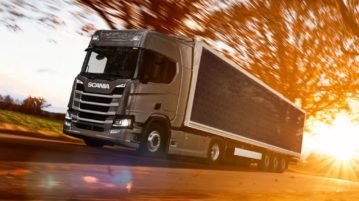 Camión solar: Scania pone a prueba un prototipo híbrido con un trailer equipado con paneles