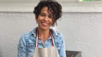 María Fernanda la artista que traer color, naturaleza e identidad a los zapatos de Mafe