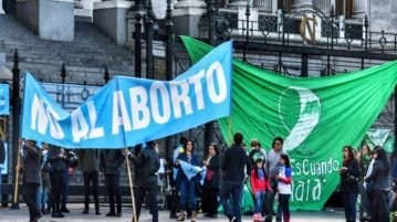 Vigilias, pañuelazos, concentraciones a favor y en contra del derecho al aborto por debate en Senado