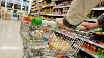 El ranking de los gastos que recortaron los argentinos por la caída del salario real y la alta inflación