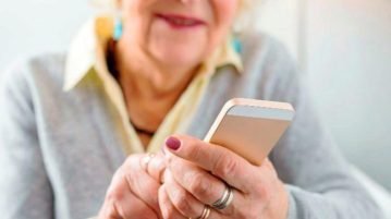 Prorrogan la financiación en 18 cuotas para adultos mayores para adquirir celulares